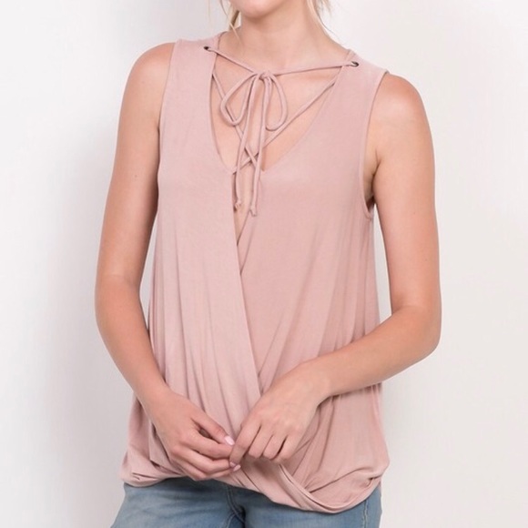 Last 3! 🌟Sleeveless Criss Cross Front Top - Picture 6 of 7